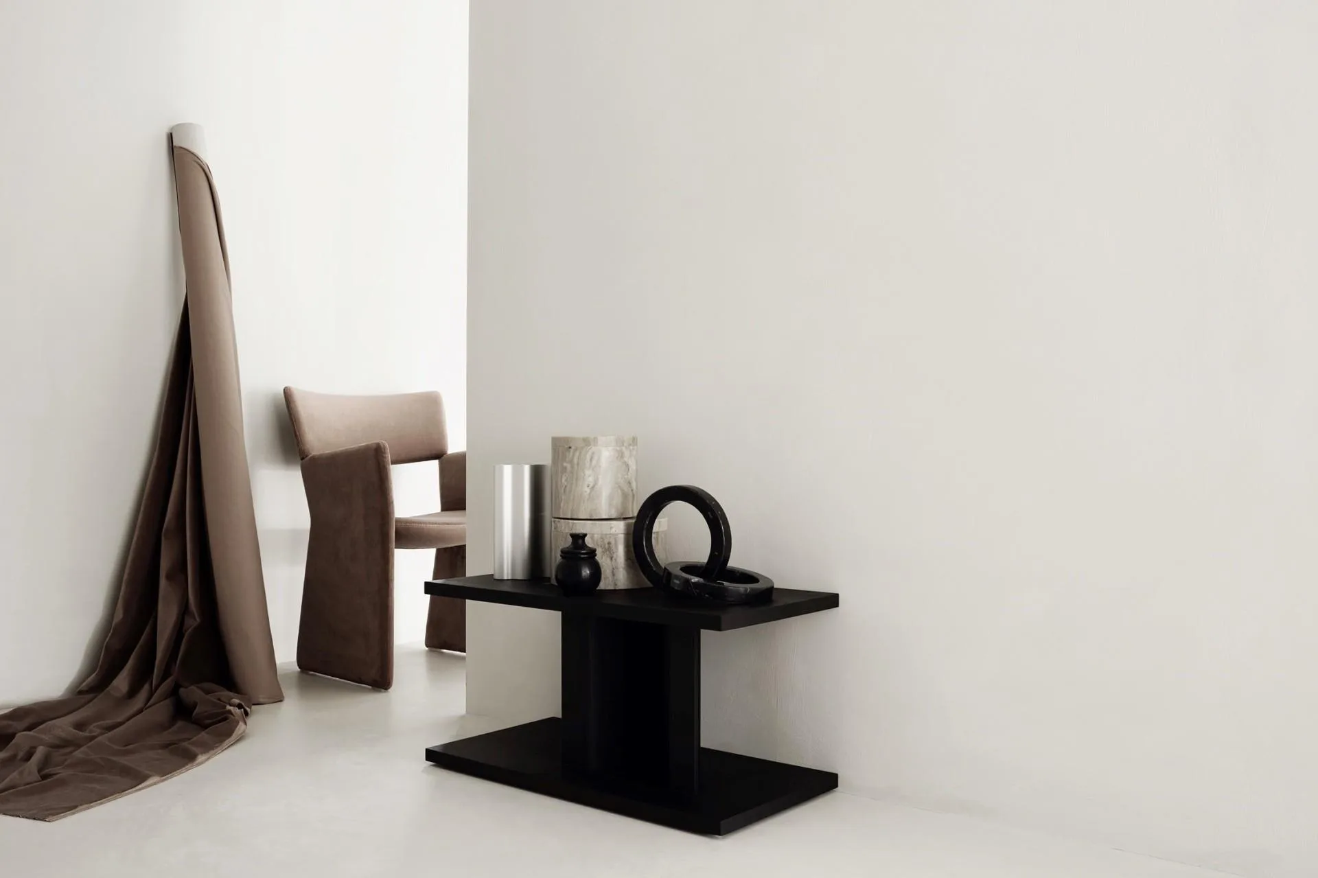 Massproductions BIT table, natural oak - Image 4