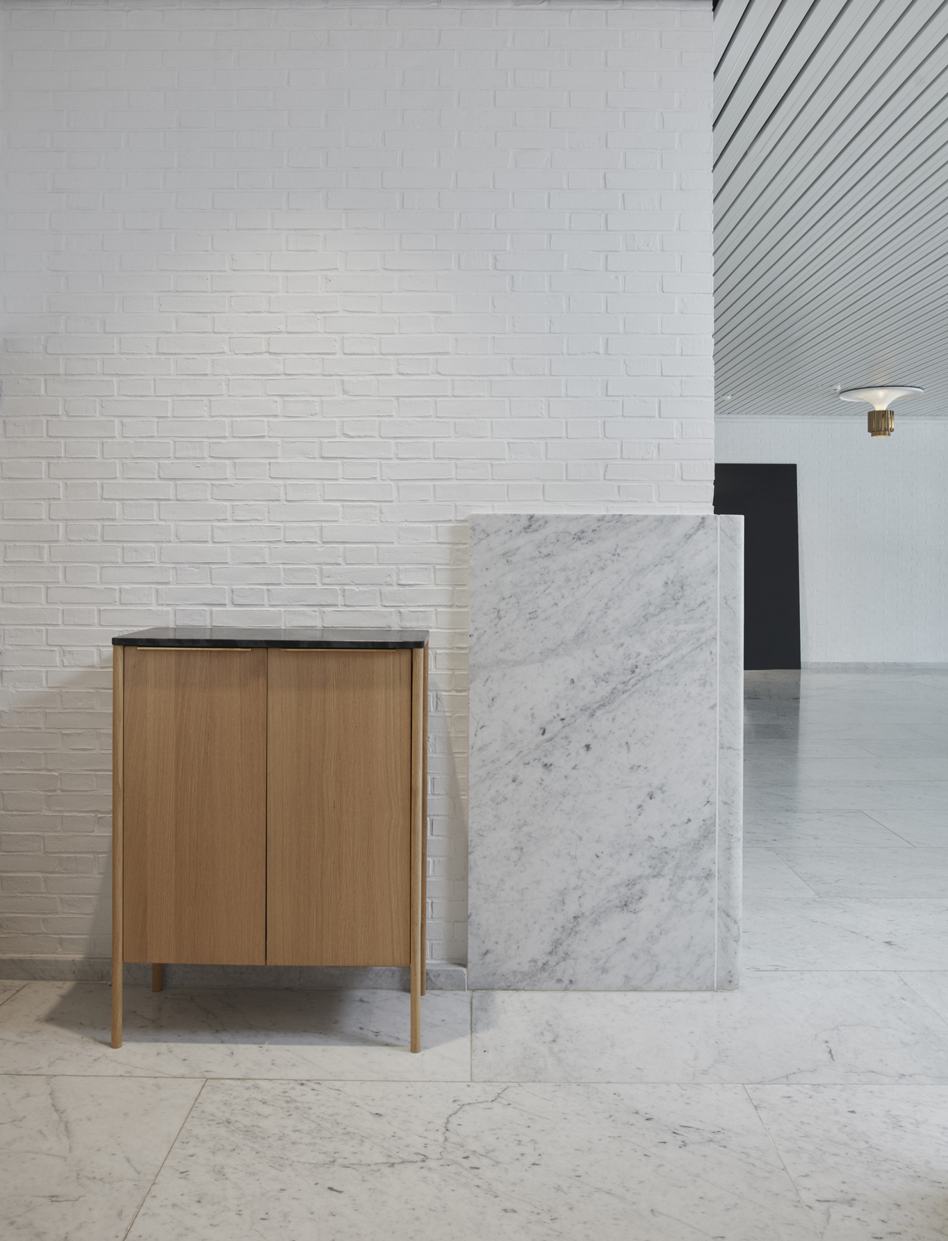 Fritz Hansen JUT-kaappi - Image 2