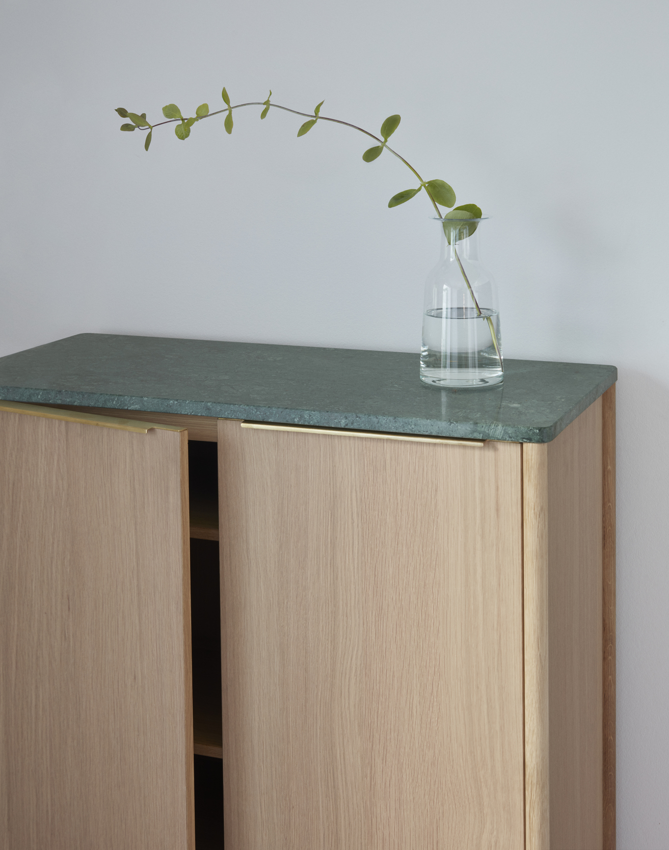 Fritz Hansen JUT-kaappi - Image 3