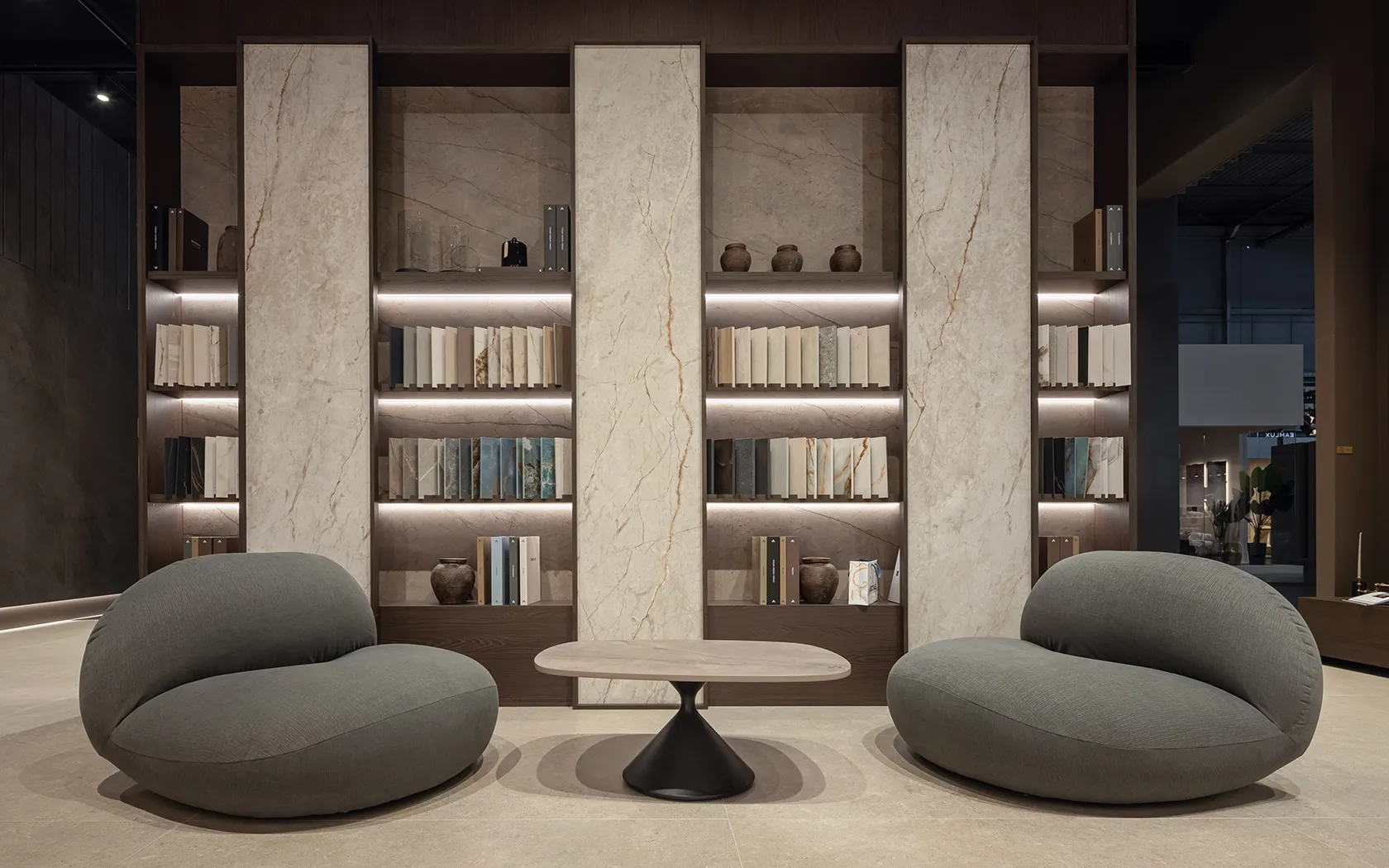 Andreu World NINA LOUNGE lounge chair BU0541 - Image 4