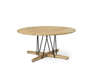 Carl Hansen E021 EMBRACE lounge table, Ø80 cm, oiled oak / black