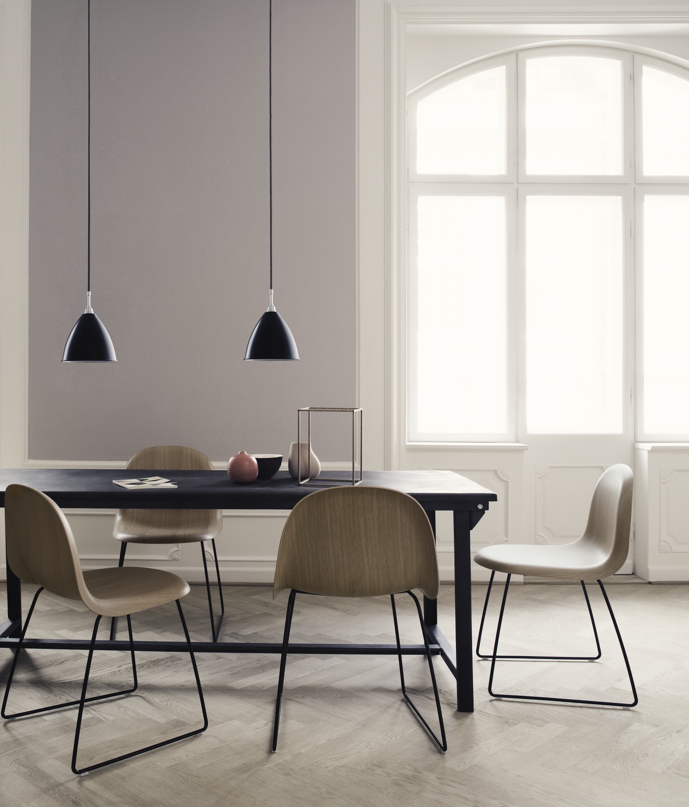 GUBI 3D-tuoli, valkoinen muovi/musta - Image 4