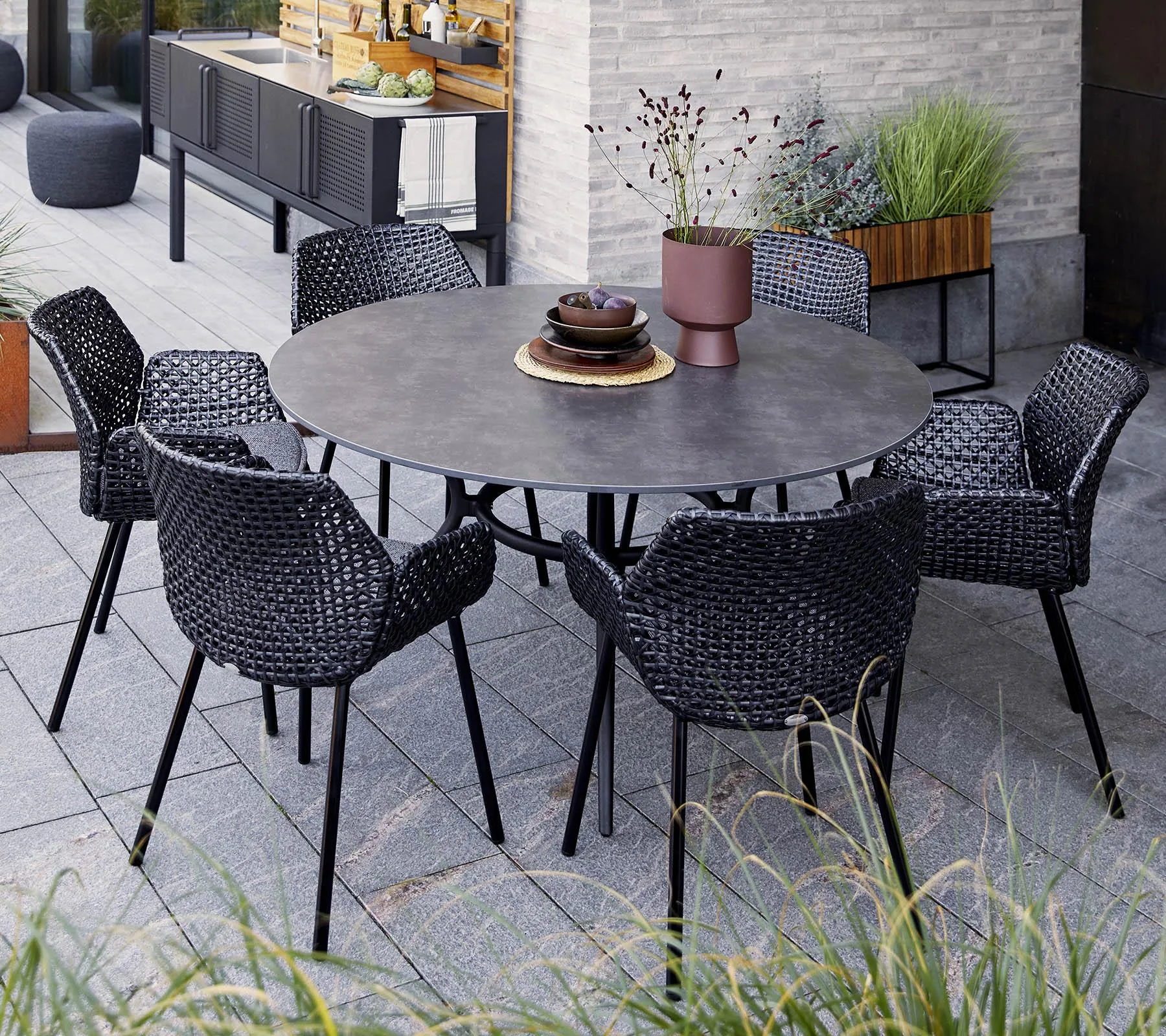 Cane-line JOY -dining table Ø 144 cm, dark grey / black - Image 2
