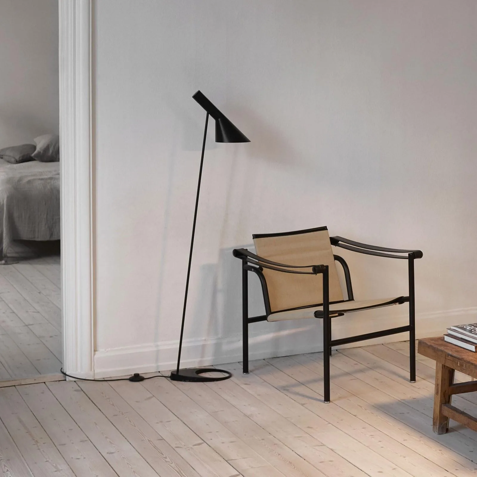 Louis Poulsen AJ-lattiavalaisin, musta metalli - Image 2