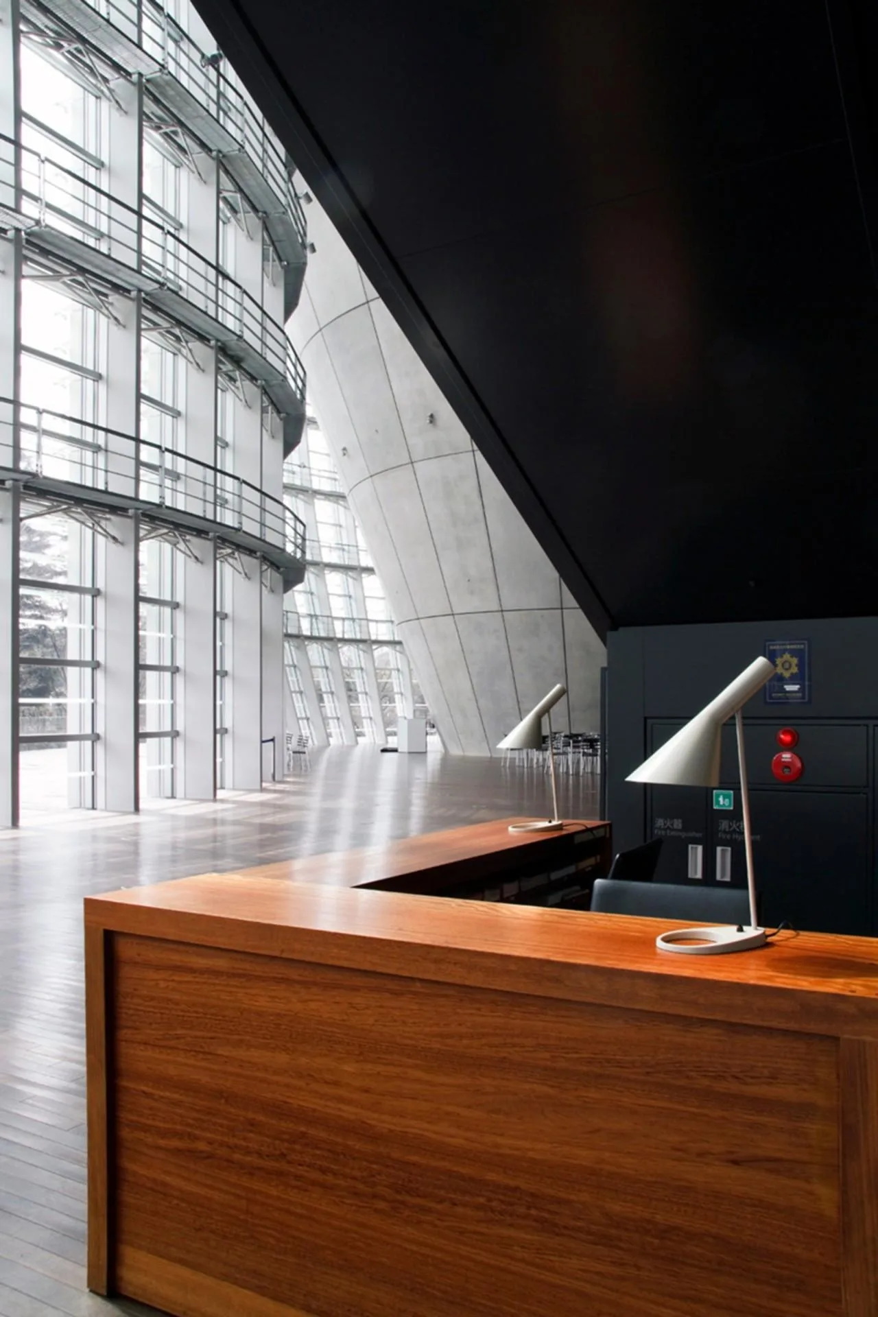 Louis Poulsen AJ -pöytävalaisin, ruostumaton teräs - Image 7