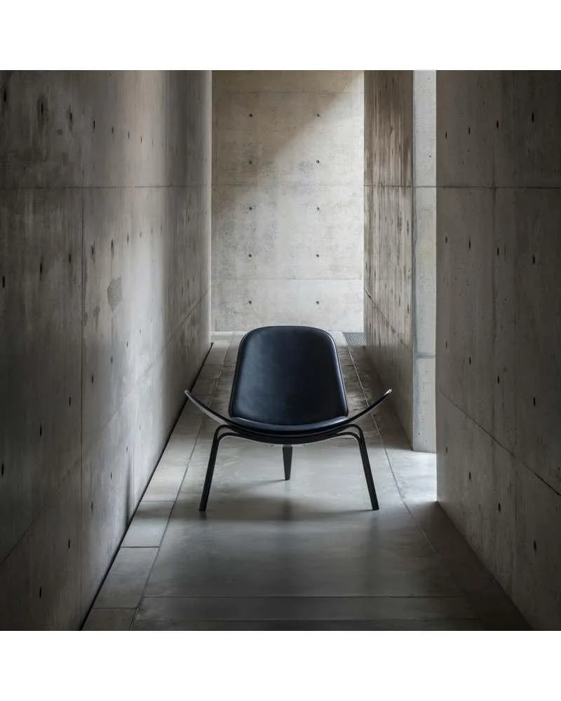 Carl Hansen CH07 -tuoli, lakattu tammi/musta nahka - Image 4