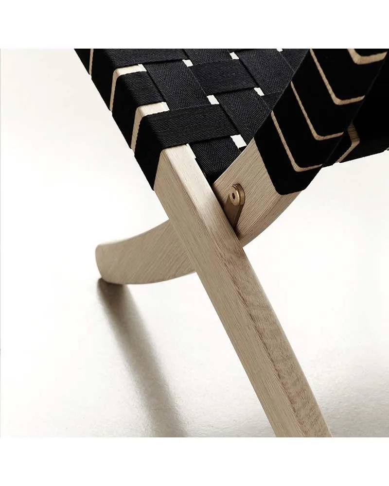 Carl Hansen MG501 lounge chair, soaped oak / black webbing - Image 4