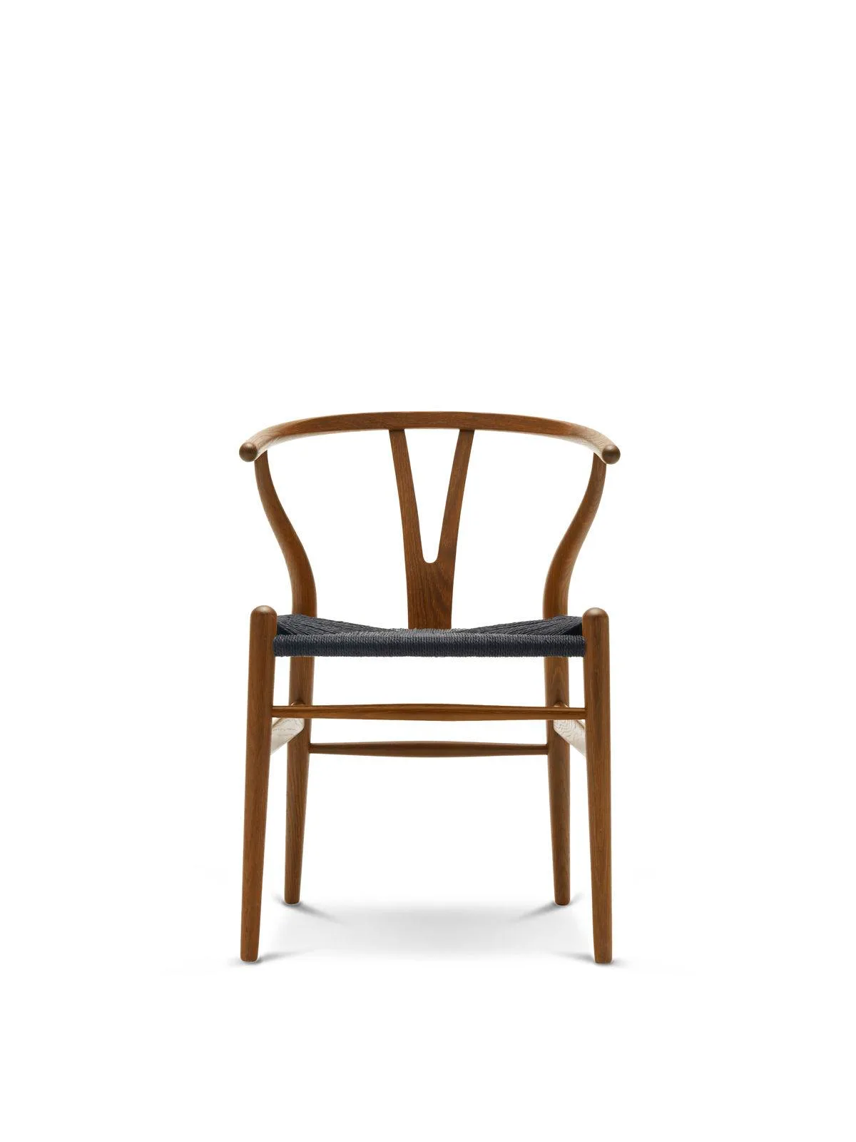 Carl Hansen CH24 -tuoli, öljytty savupetsattu tammi/musta istuin