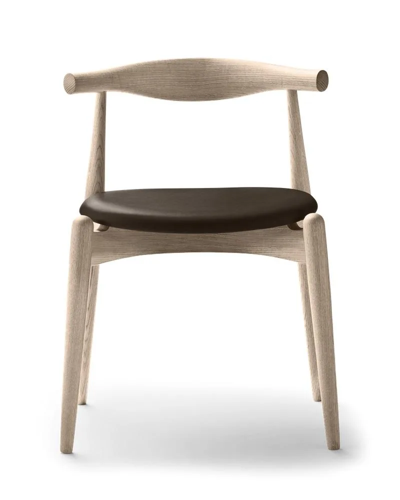 Carl Hansen CH20 -tuoli, valkoöljytty tammi / tummanruskea nahka