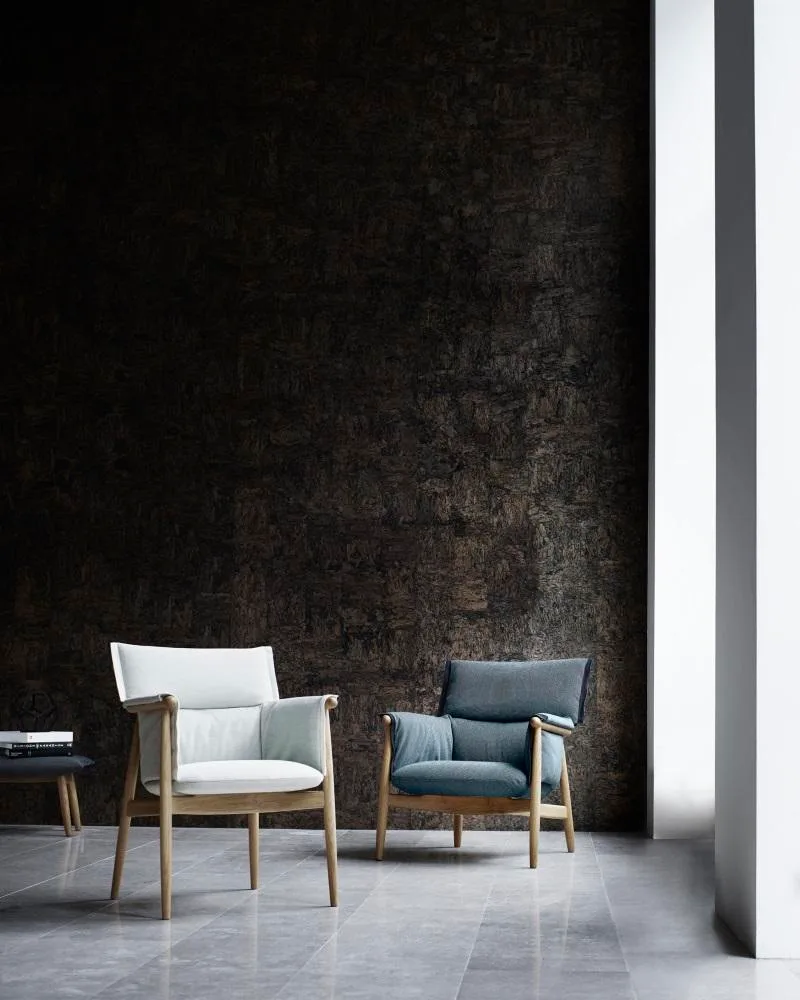 Carl Hansen E005 EMBRACE chair, oiled oak / leather - Image 4