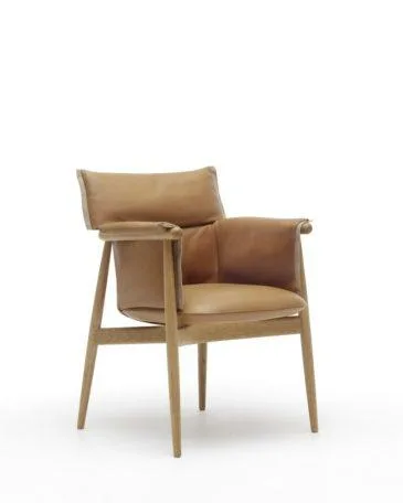 Carl Hansen E005 EMBRACE chair, oiled oak / leather