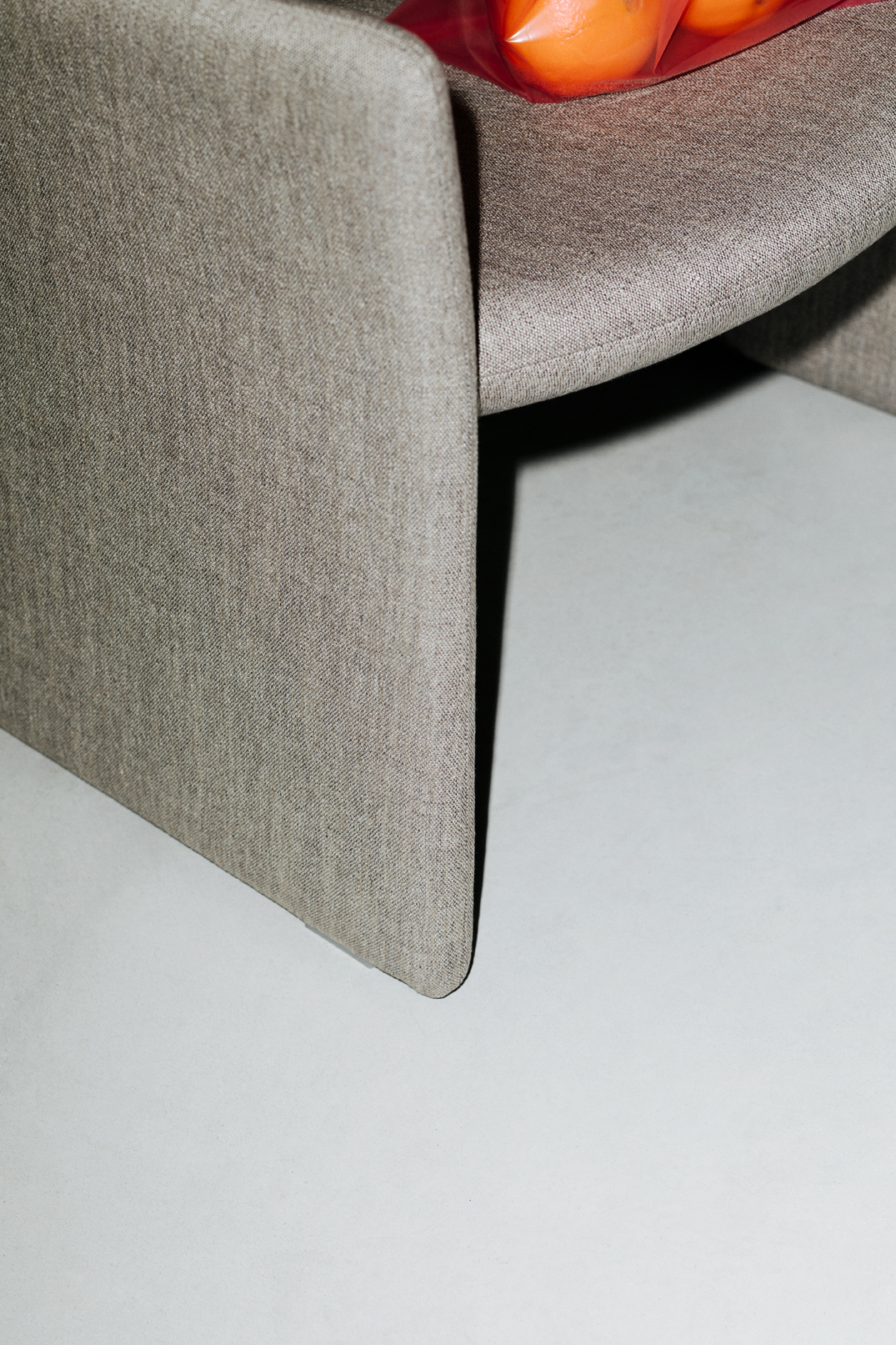 Massproductions CROWN lounge chair - Image 3