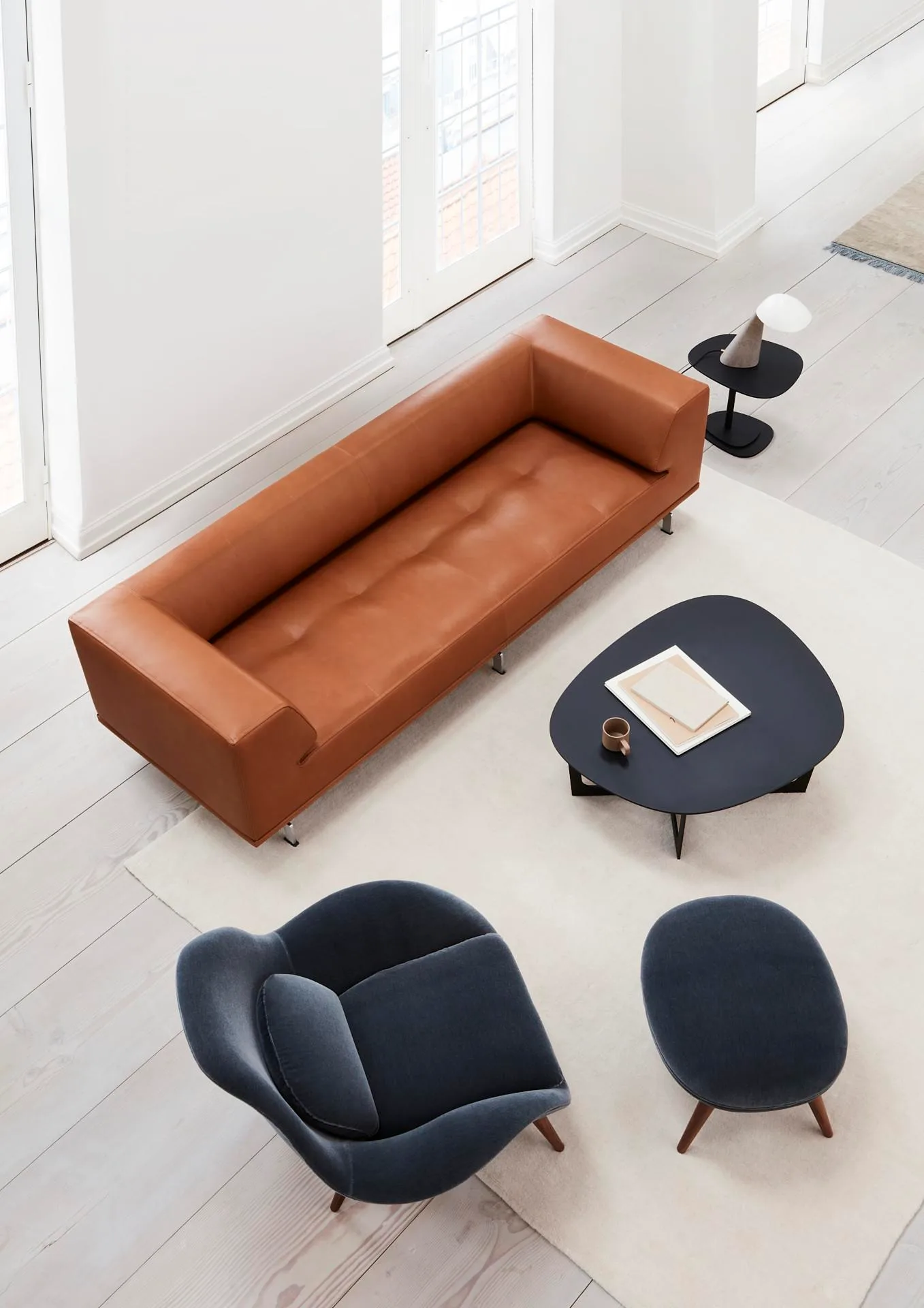 Fredericia INSULA -coffee table 95x98 cm, black aluminium - Image 3