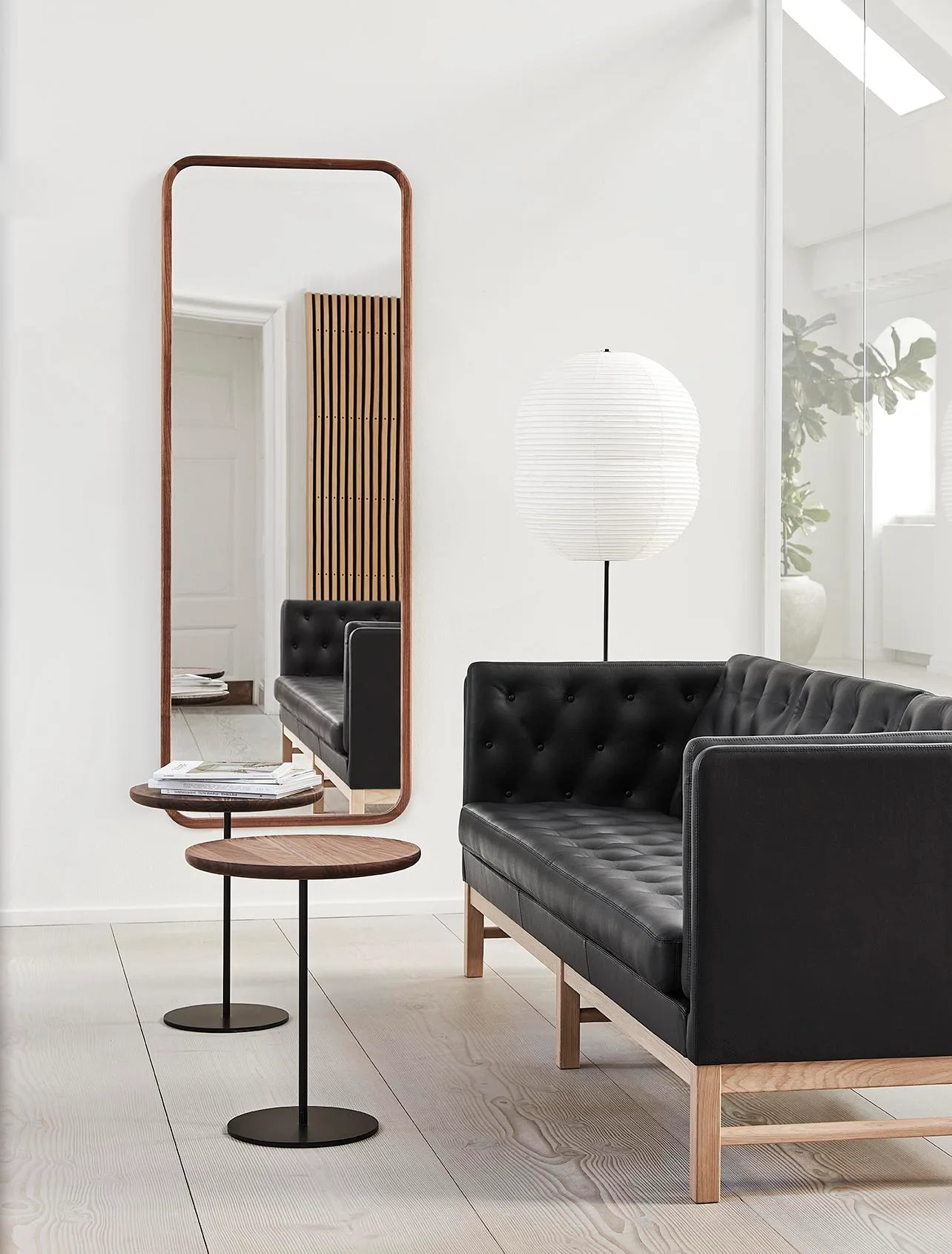 Fredericia EJ315 -2-seater sofa, grey/oiled walnut - Image 2