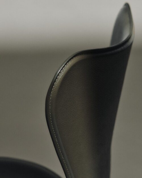 Fritz Hansen SERIES 7 TAILORED -tuoli, limited edition - Image 5
