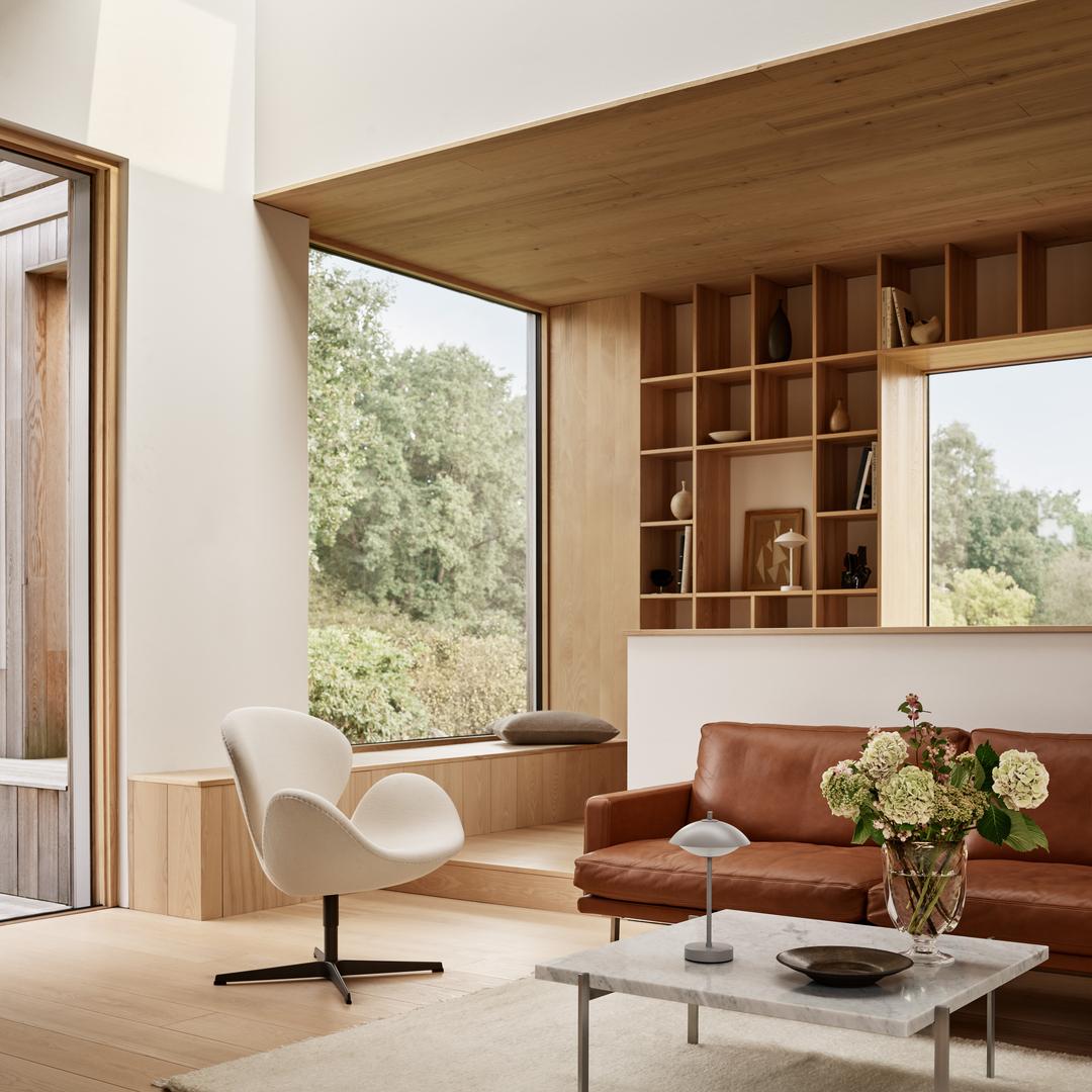 Fritz Hansen CLAM PORTABLE table lamp - Image 11