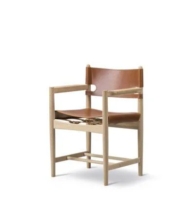 Fredericia THE SPANISH DINING CHAIR, käsinojallinen, saippuoitu tammi/konjakkinahka
