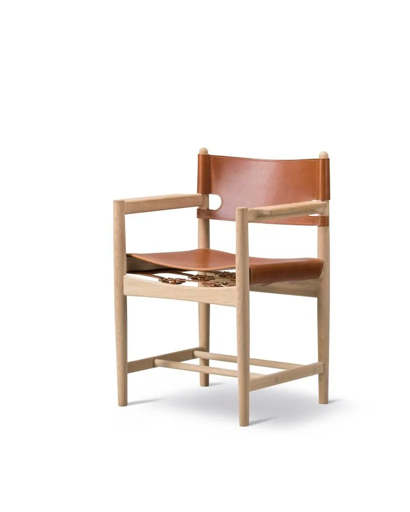 Fredericia THE SPANISH DINING CHAIR, with armrests, soaped oak/cognac leather