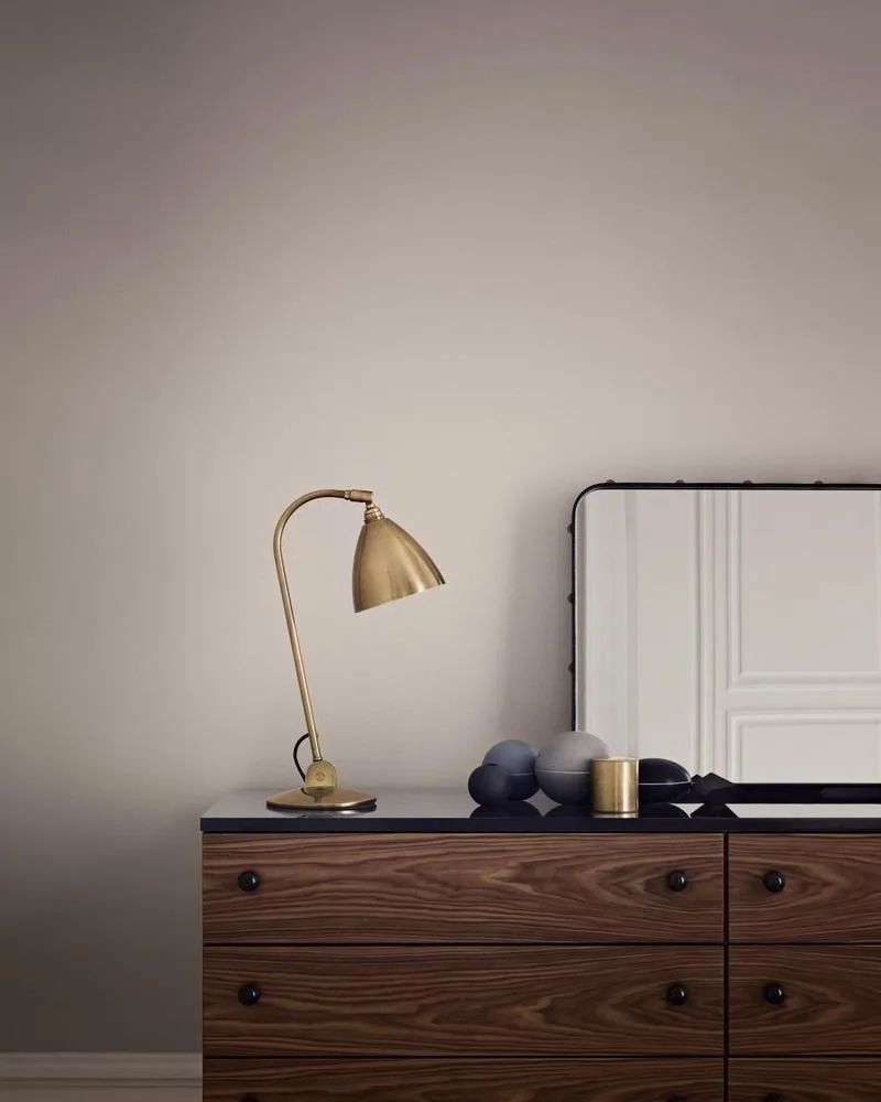 GUBI BESTLITE BL2 table lamp, brass - Image 2