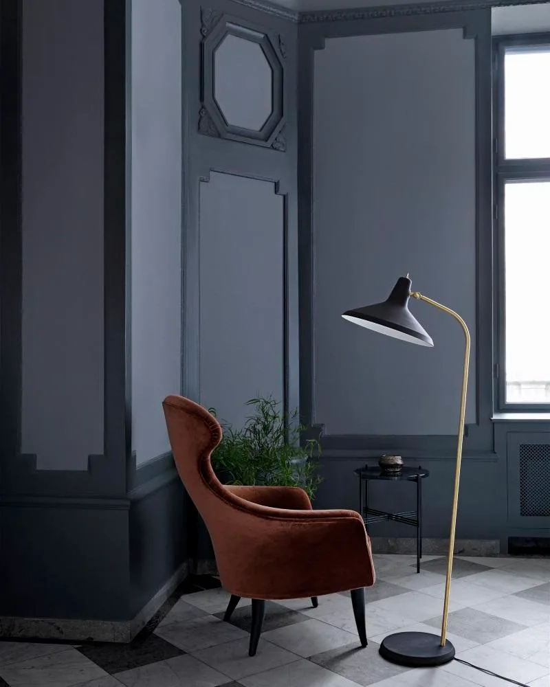 GUBI G-10 floor lamp, black/brass - Image 2