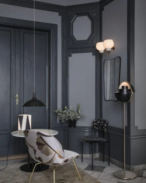 GUBI MULTI-LITE floor lamp, black/brass - Image 3