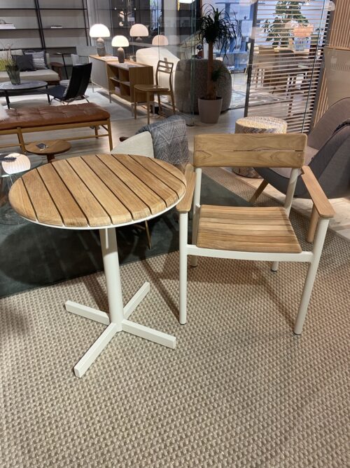 Fritz Hansen PELAGUS -käsinojallinen tuoli, kermanvalkoinen/tiikki, outlet - Image 2