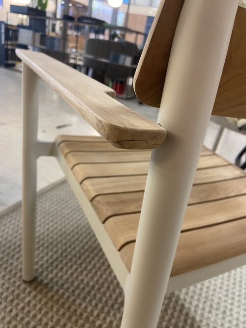 Fritz Hansen PELAGUS -käsinojallinen tuoli, kermanvalkoinen/tiikki, outlet - Image 4
