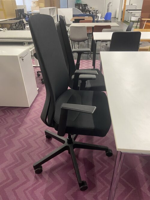 Interstuhl PURE 113 -työtuoli, musta verhoilu/musta, outlet - Image 4