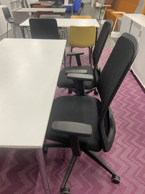 Interstuhl EVERYis1-työtuoli, musta verhoilu/musta, outlet - Image 4