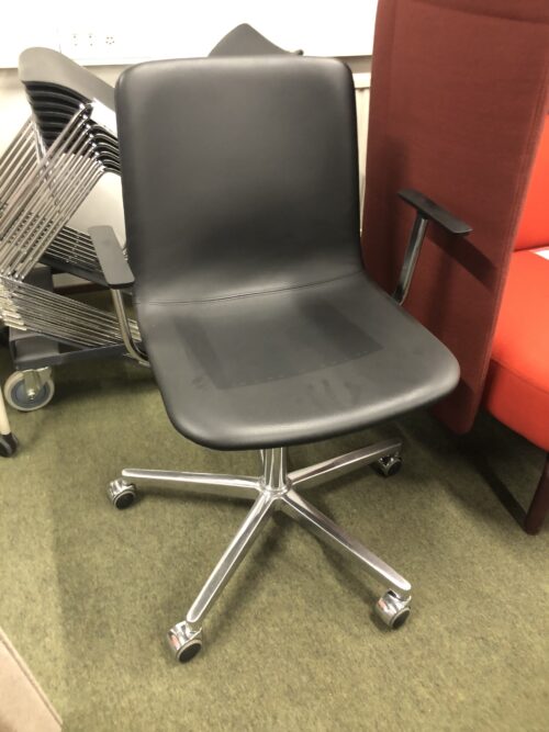 Fredericia PATO EXECUTIVE -tuoli, kromi/musta nahka, outlet - Image 3
