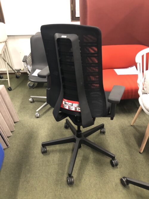 Interstuhl PURE 113 -työtuoli, musta verhoilu/musta, outlet - Image 3