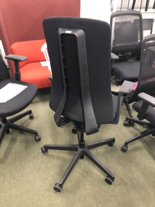 Interstuhl PURE 113 -työtuoli, musta verhoilu/musta, outlet - Image 3