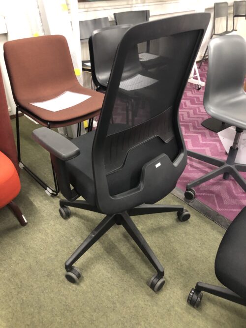 Interstuhl EVERYis3-työtuoli, musta verhoilu/musta, outlet - Image 3