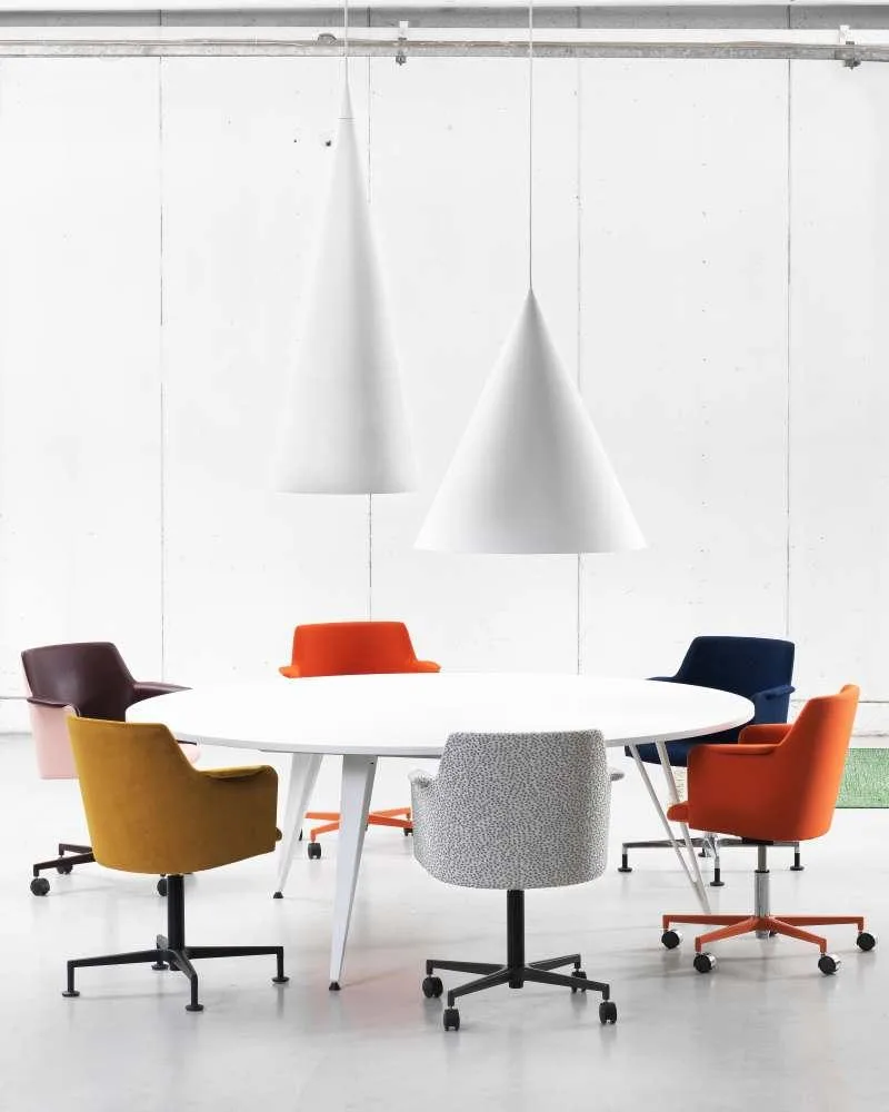 Lammhults CAROUSEL -tuoli, vaaleanruskea nahka/kiillotettu alumiini - Image 4