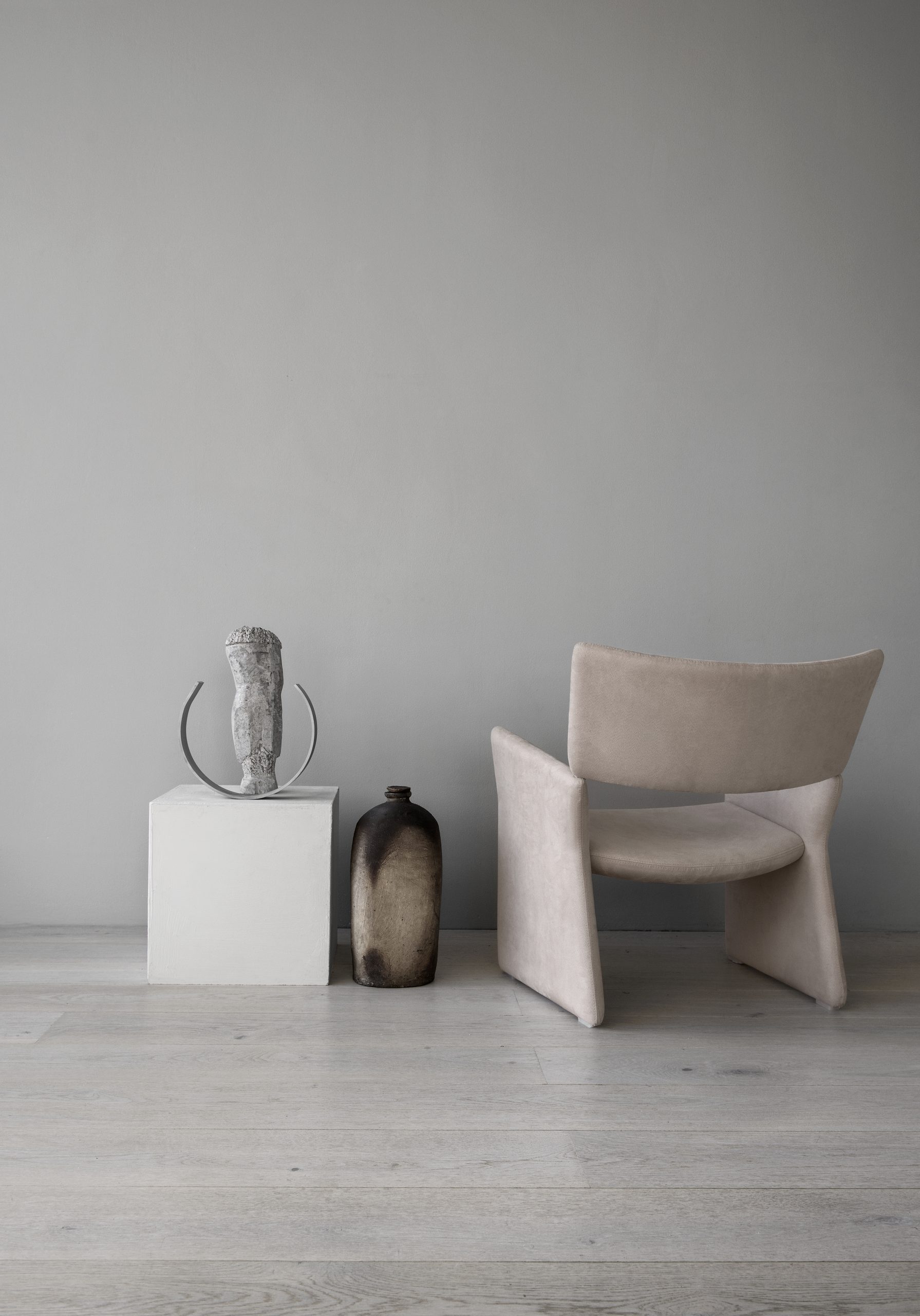 Massproductions CROWN lounge chair - Image 6