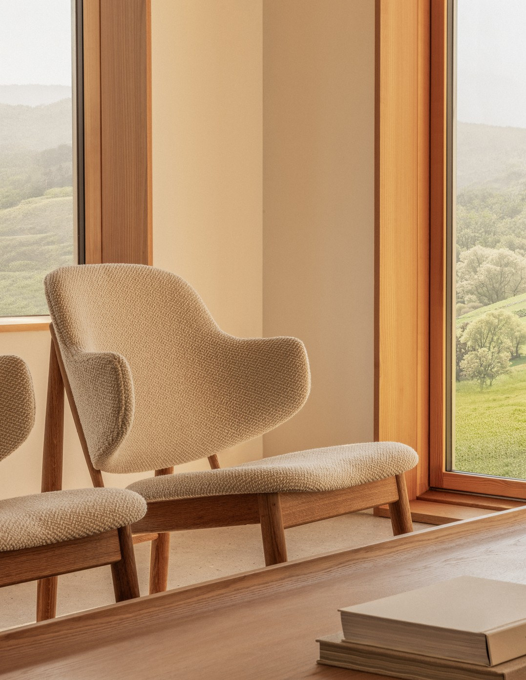Audo Copenhagen THE PENGUIN lounge chair, wooden legs, seat upholstered - Image 3