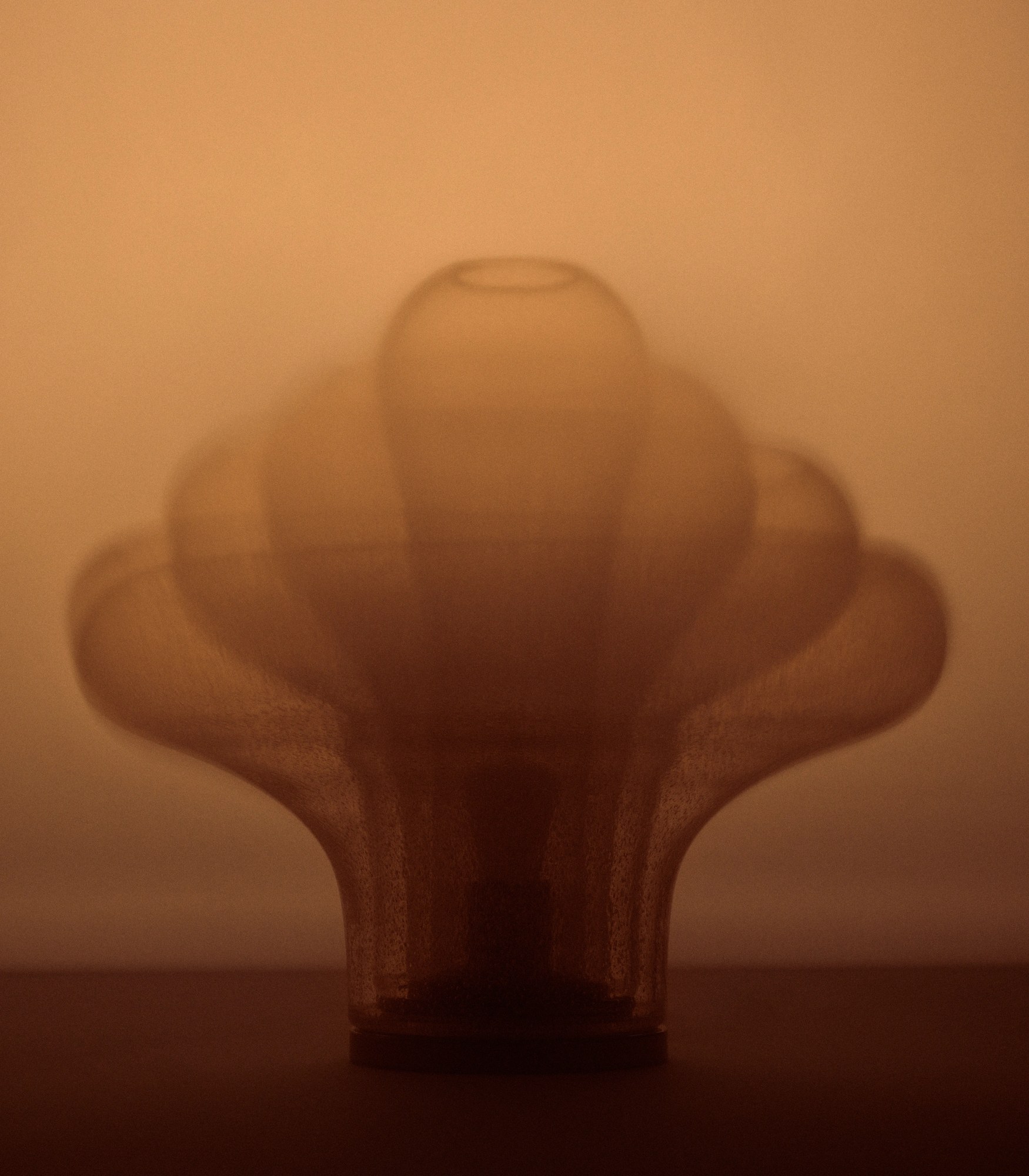 GUBI LOTUS table lamp - Image 4