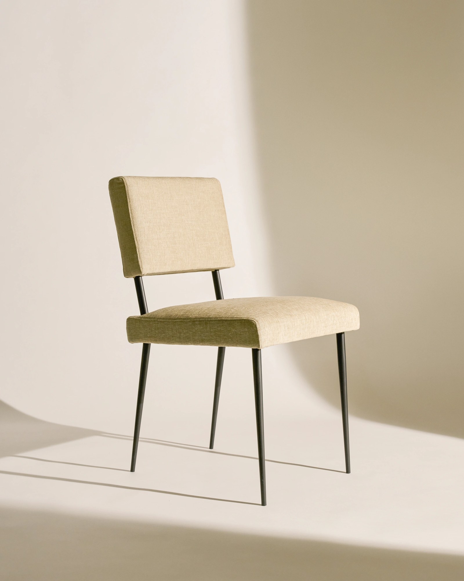 GUBI M-CHAIR dining chair - Image 2