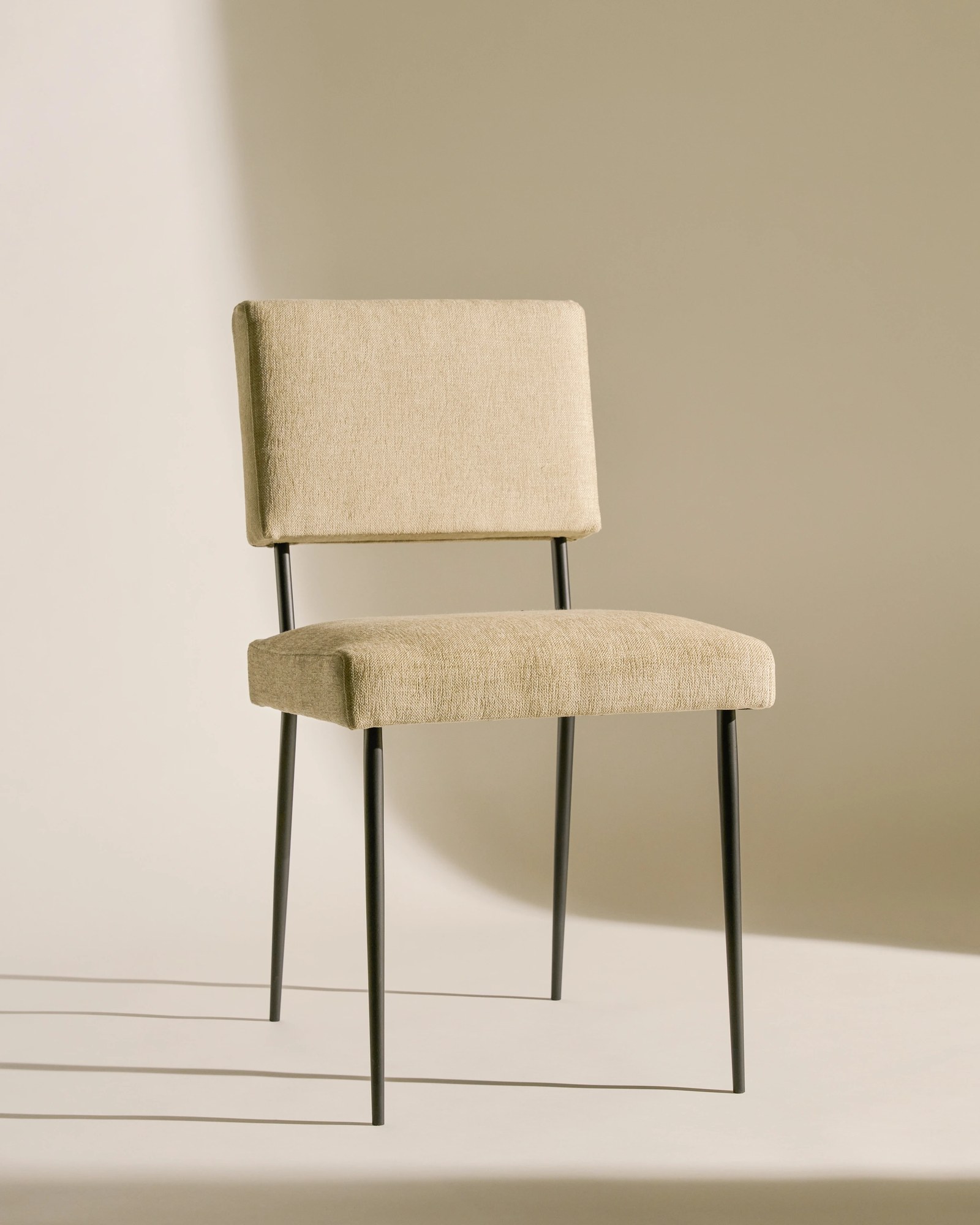 GUBI M-CHAIR dining chair - Image 3