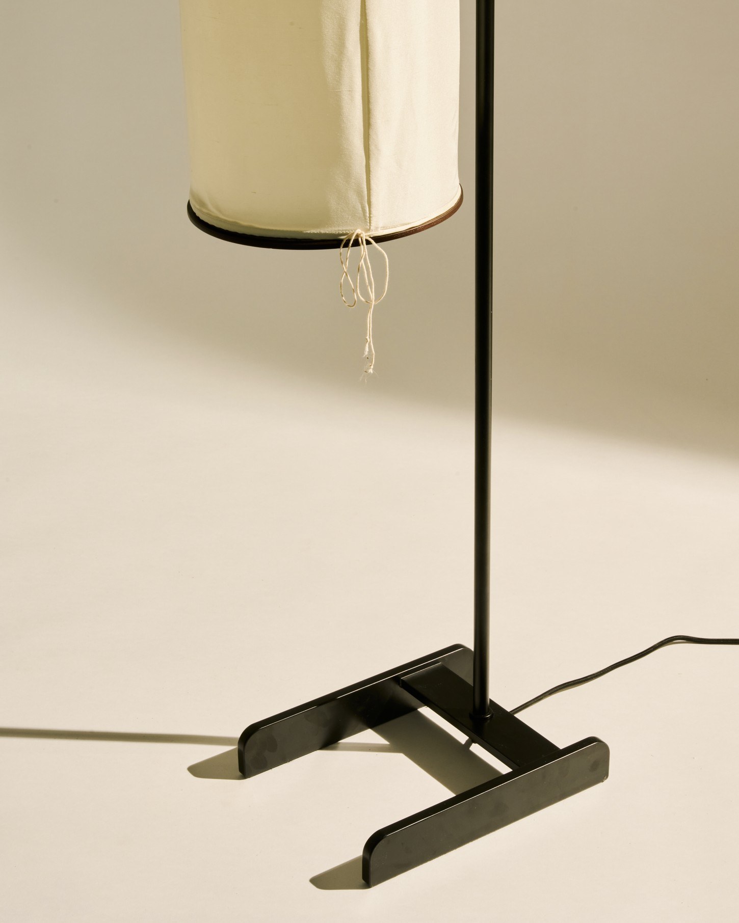 GUBI SILK LANTERN floor lamp - Image 4