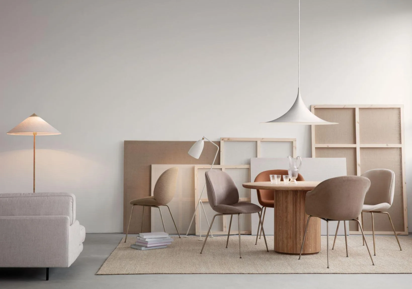 GUBI MOON dining table, Ø120 cm, soaped oak - Image 2