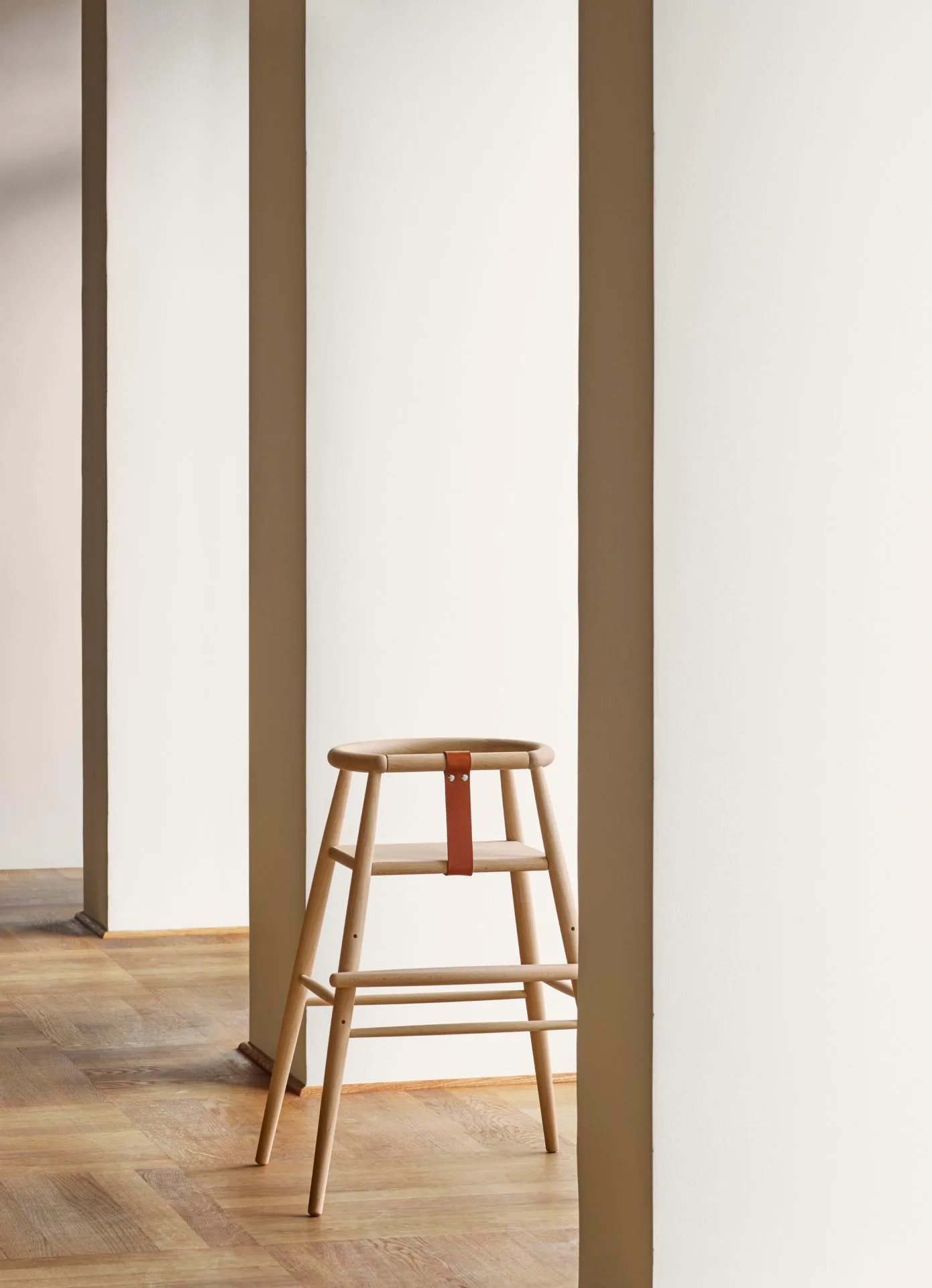 Carl Hansen ND54 high chair, lacquered beech / leather - Image 4