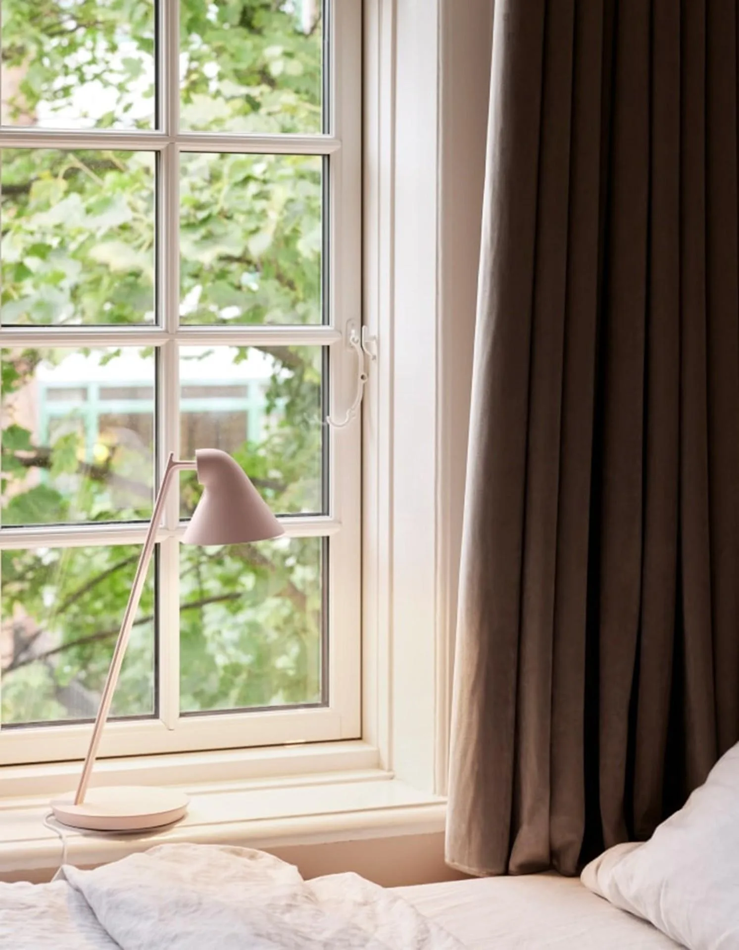 Louis Poulsen NJP MINI -table lamp, soft pink - Image 4