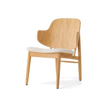 Audo Copenhagen THE PENGUIN lounge chair, wooden legs, seat upholstered