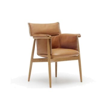 Carl Hansen E005 EMBRACE chair, oiled oak / leather
