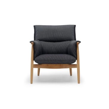 Carl Hansen & Søn E015 EMBRACE lounge chair