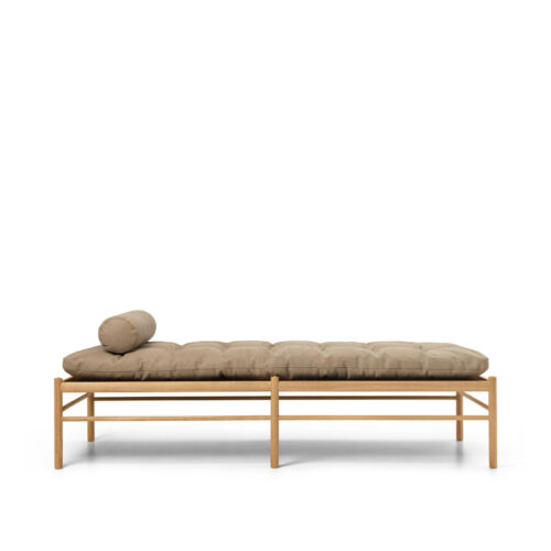 Carl Hansen OW150 daybed with neck cushion, Terra leather