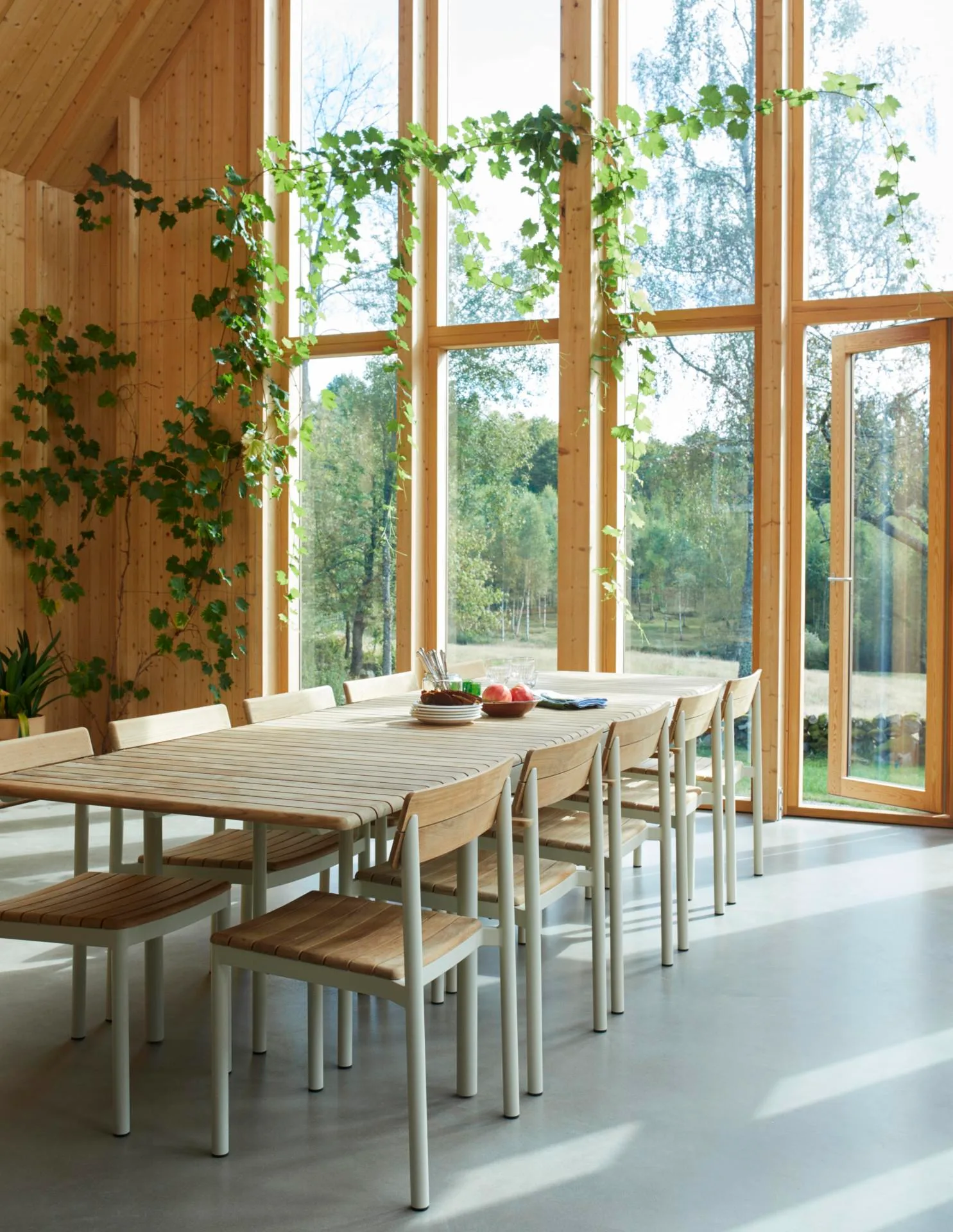 Fritz Hansen PELAGUS -chair, light ivory/teak - Image 3