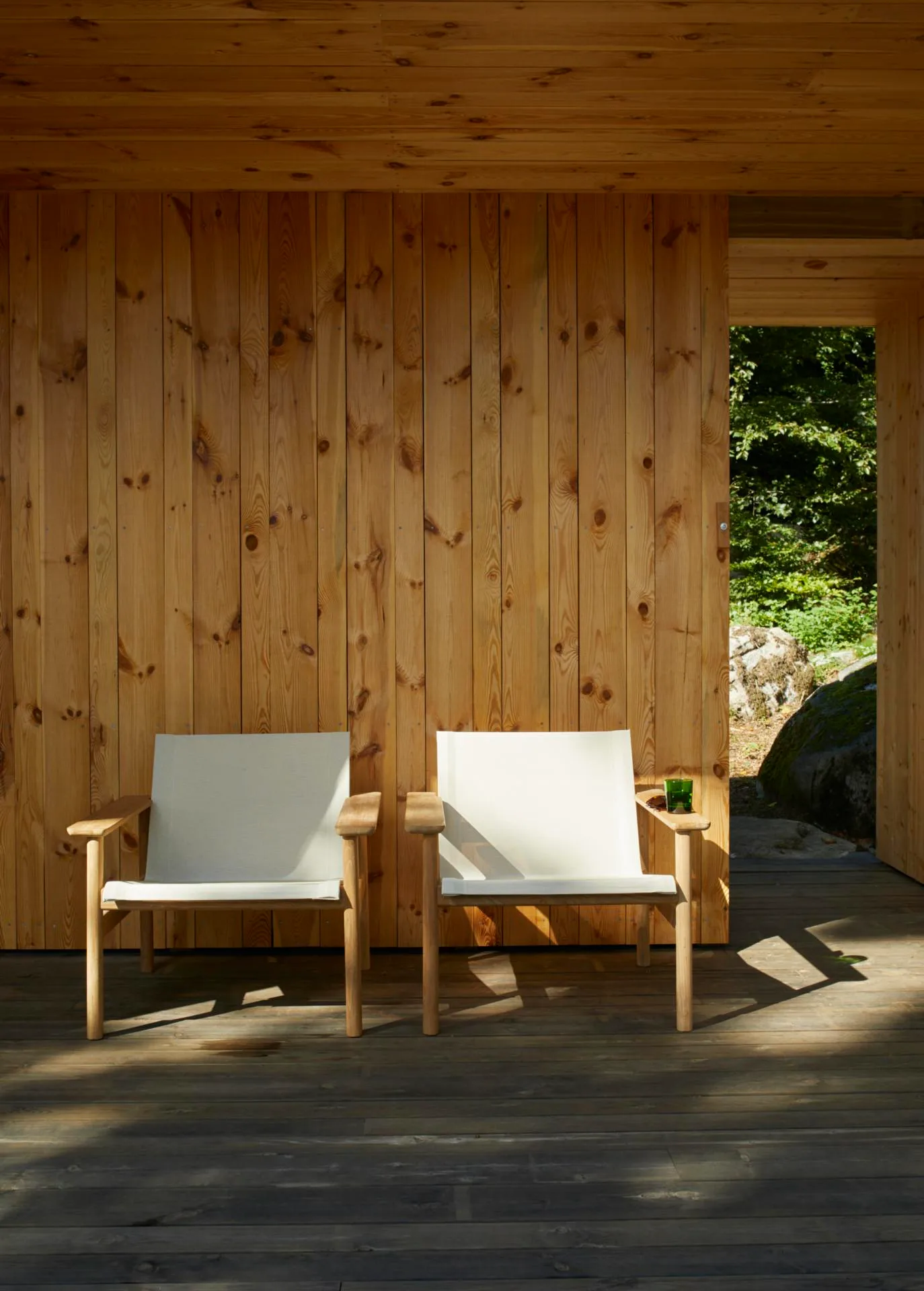 Fritz Hansen PELAGUS -lounge chair, sand/teak - Image 3