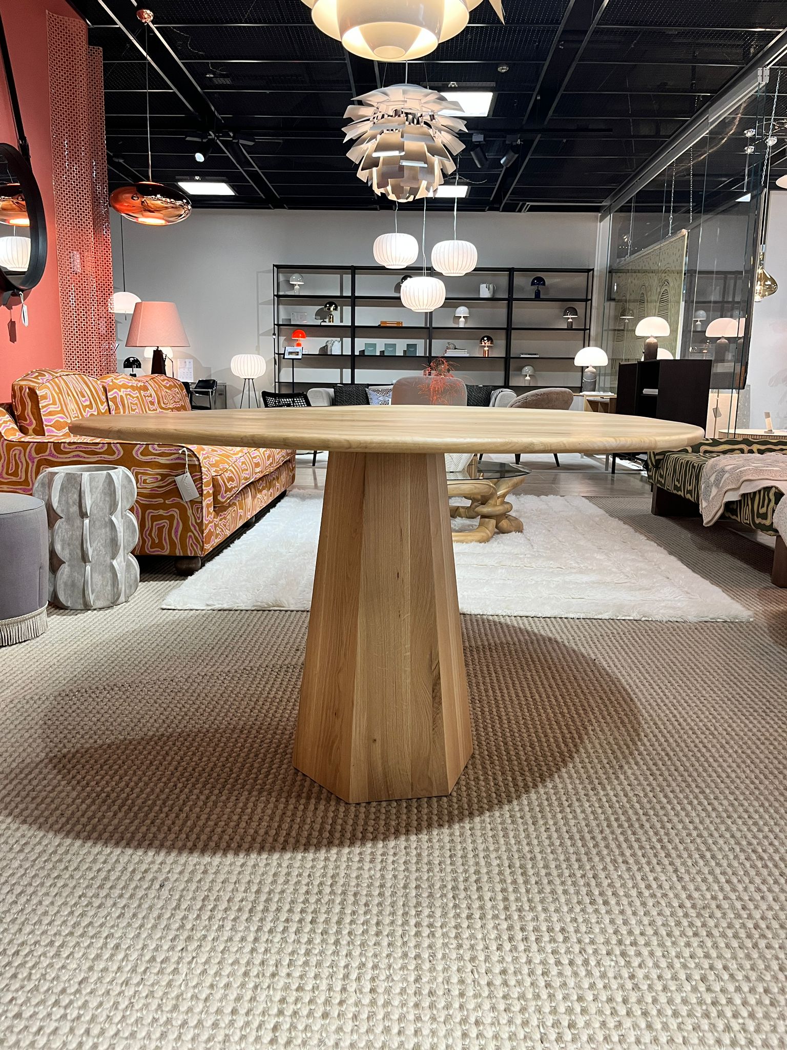 Dusty Deco HEXAGON-ruokapöytä Ø120cm, tammi, outlet - Image 4